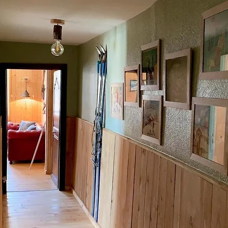 La Porteille Apartment *